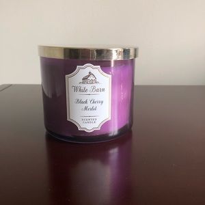 Bath & Bodyworks Black cherry Merlot 3-Wick candle